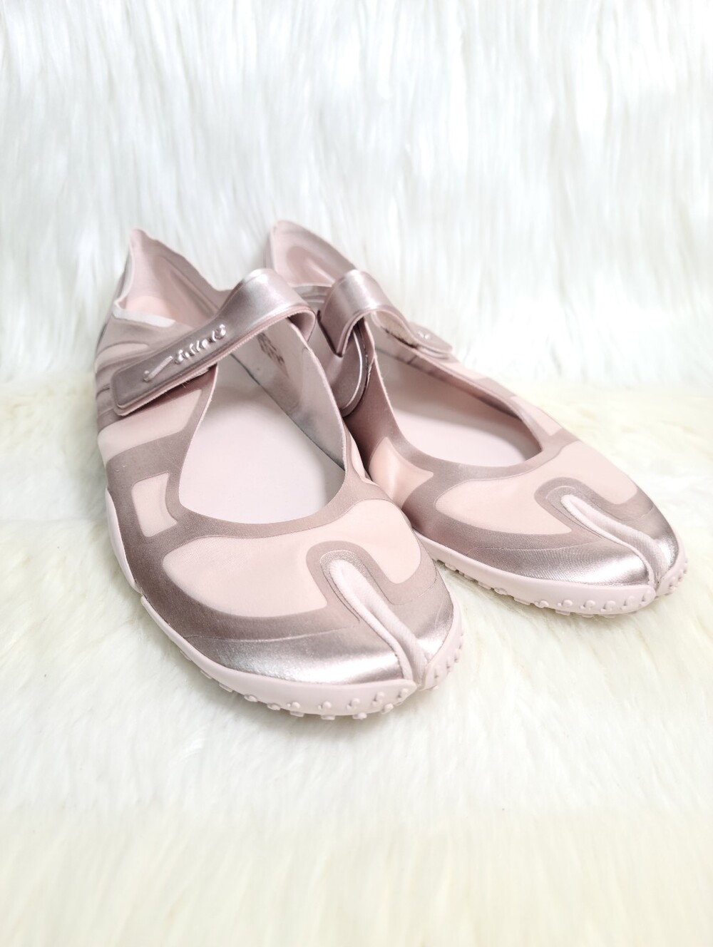 Nike x SKIMS Footwear RIFT Satin Rose Gold Red Silt Women 6.5 NEW + Dust Bag